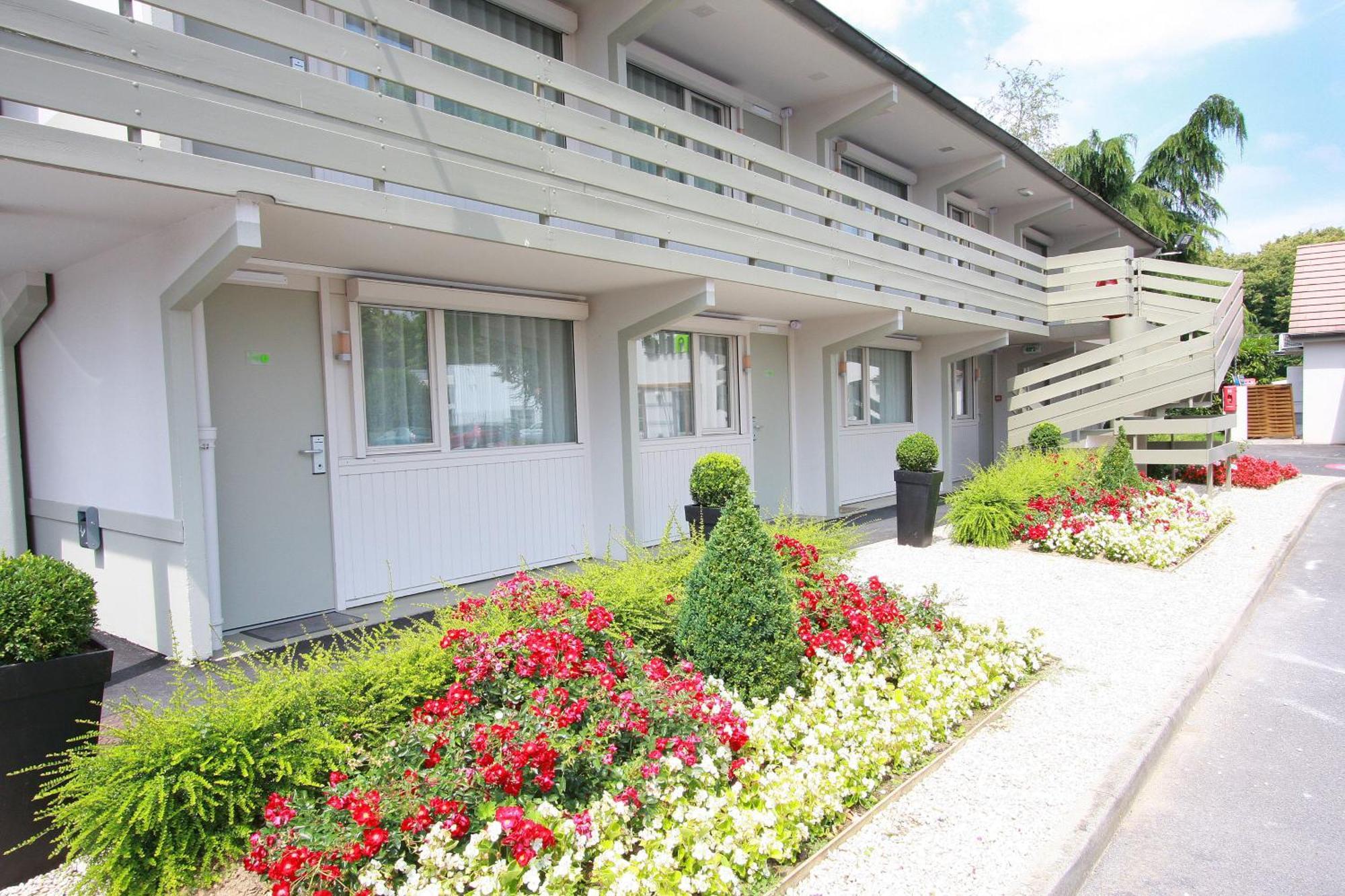 Hotel Campanile Montesson - Le Vesinet Exterior foto